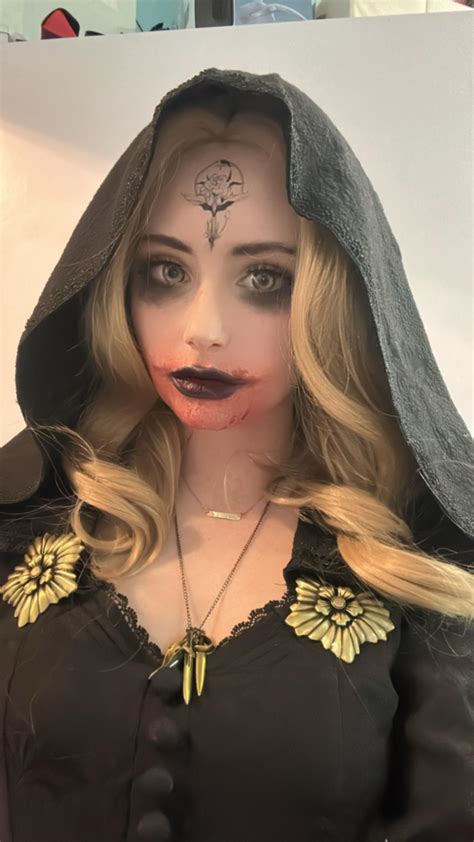 Bela Dimitrescu +18 cosplay leaked from Onlyfans, Patreon, Fansly